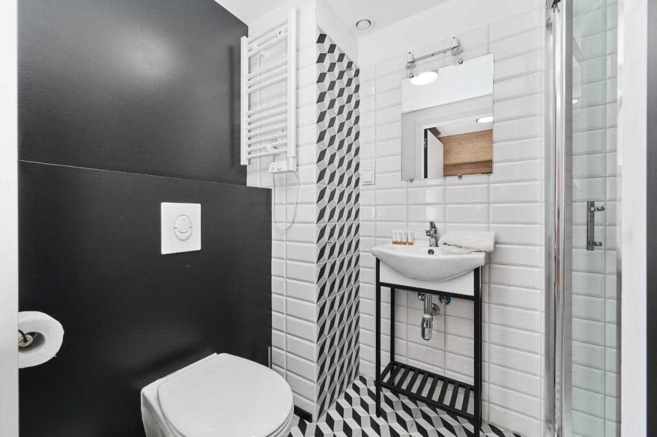 Mezzanine Studio Apartments Zarembowicza Wroclaw Airport By Renters Ngoại thất bức ảnh