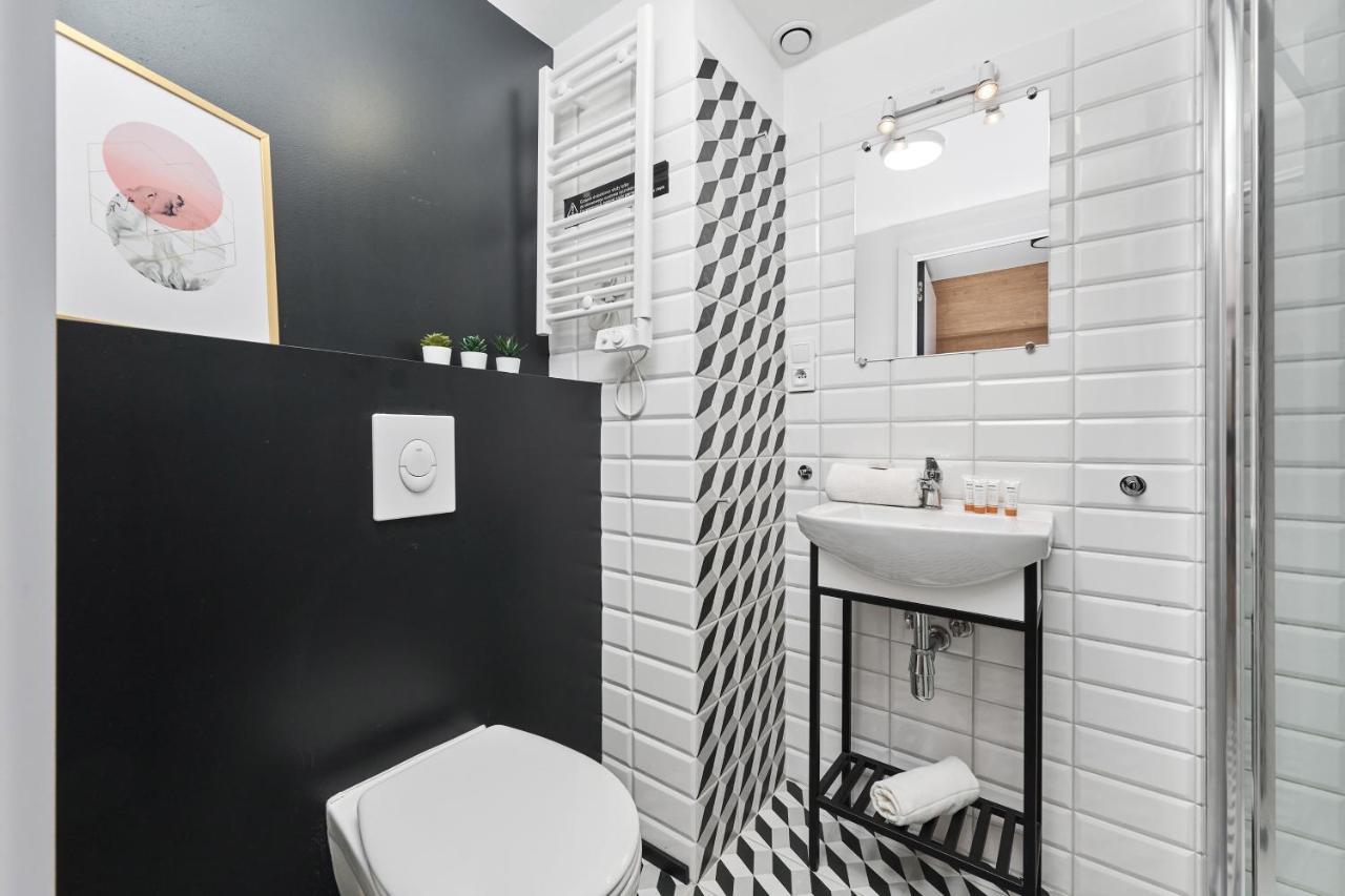 Mezzanine Studio Apartments Zarembowicza Wroclaw Airport By Renters Ngoại thất bức ảnh