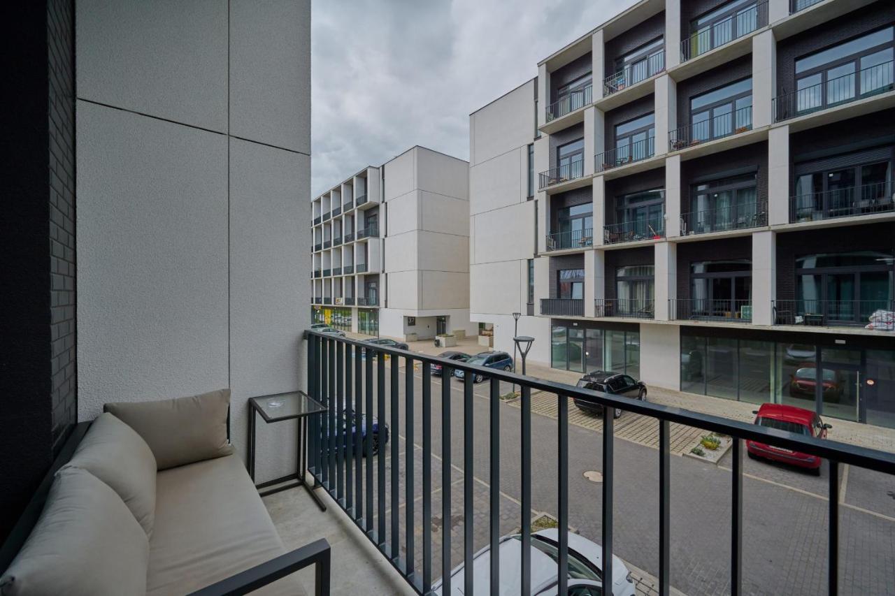 Mezzanine Studio Apartments Zarembowicza Wroclaw Airport By Renters Ngoại thất bức ảnh
