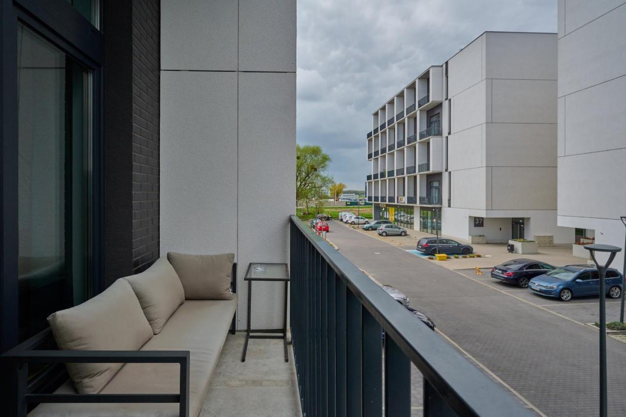 Mezzanine Studio Apartments Zarembowicza Wroclaw Airport By Renters Ngoại thất bức ảnh