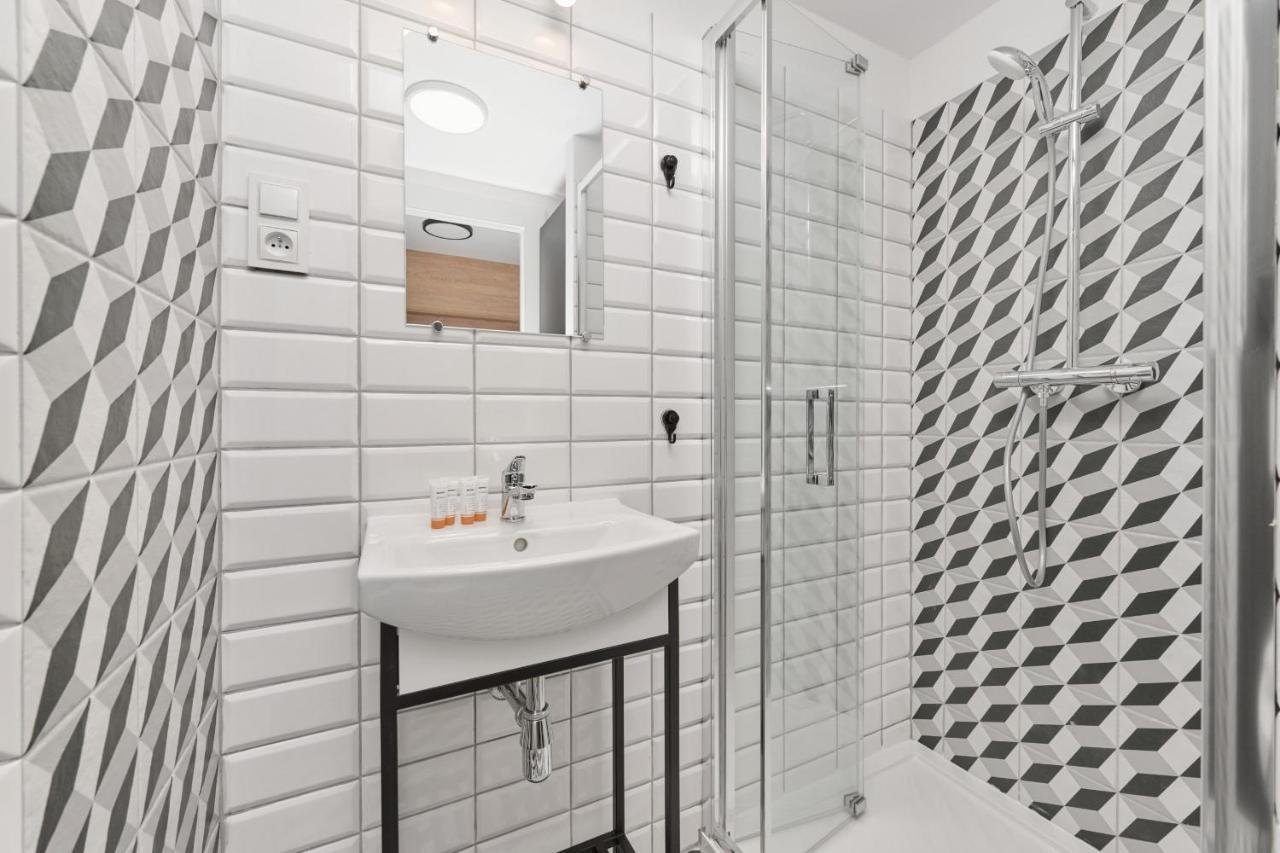 Mezzanine Studio Apartments Zarembowicza Wroclaw Airport By Renters Ngoại thất bức ảnh